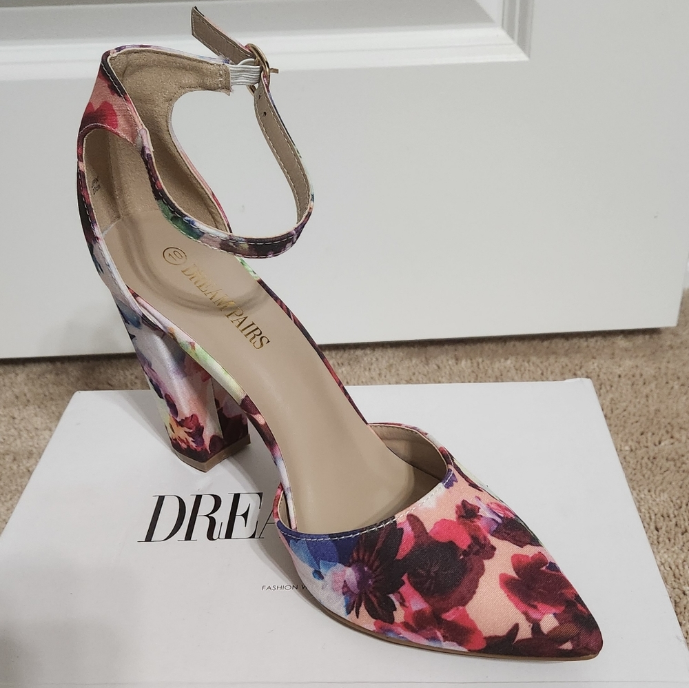 EMAYSPORIUM FLORAL HEELS-(NWT) SZ 10